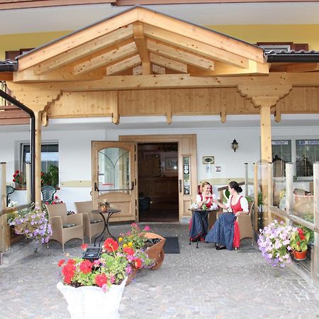Hotel Zanon Ziano di Fiemme Exteriör bild