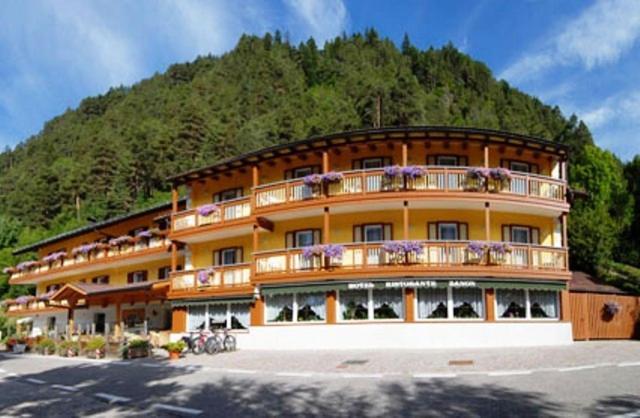 Hotel Zanon Ziano di Fiemme Exteriör bild