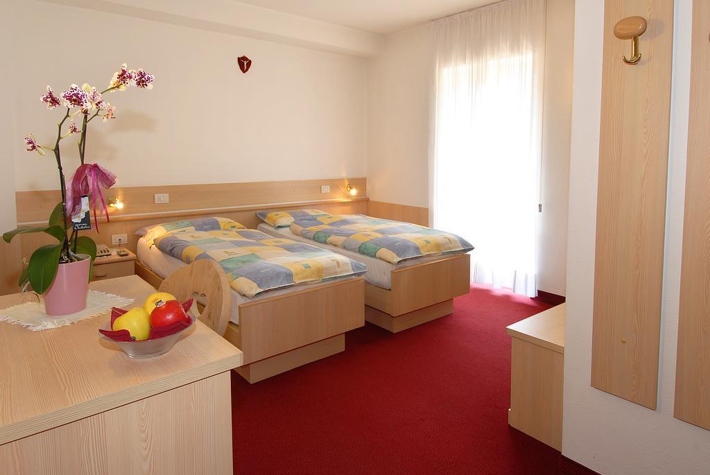 Hotel Zanon Ziano di Fiemme Exteriör bild